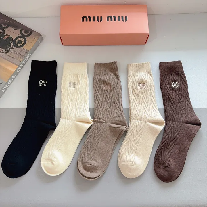 スーパーコピー ミュウミュウ 靴下