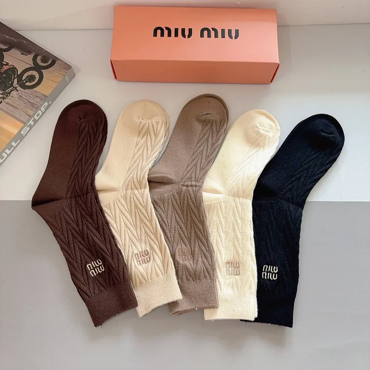 スーパーコピー ミュウミュウ 靴下