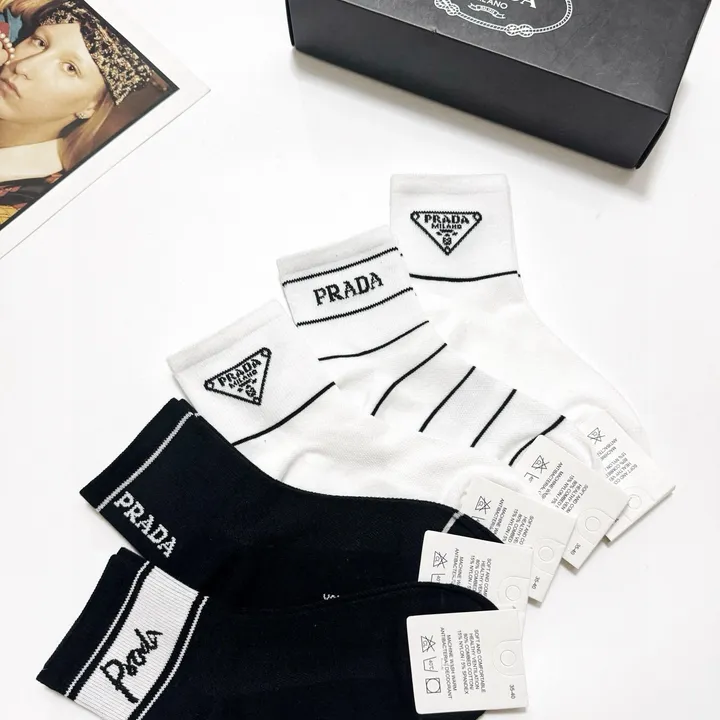 スーパーコピー バレンシアガ 靴下