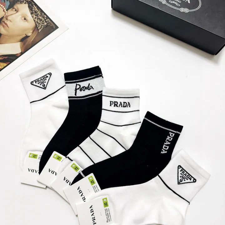 スーパーコピー バレンシアガ 靴下