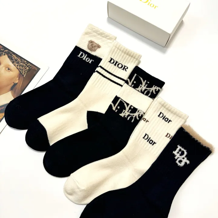 スーパーコピー ディオール 靴下