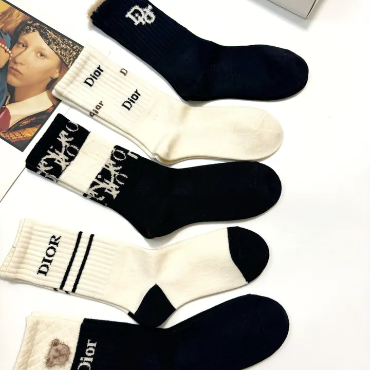 スーパーコピー ディオール 靴下