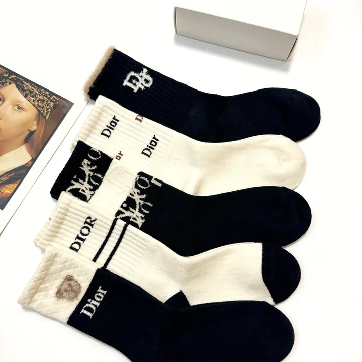 スーパーコピー ディオール 靴下