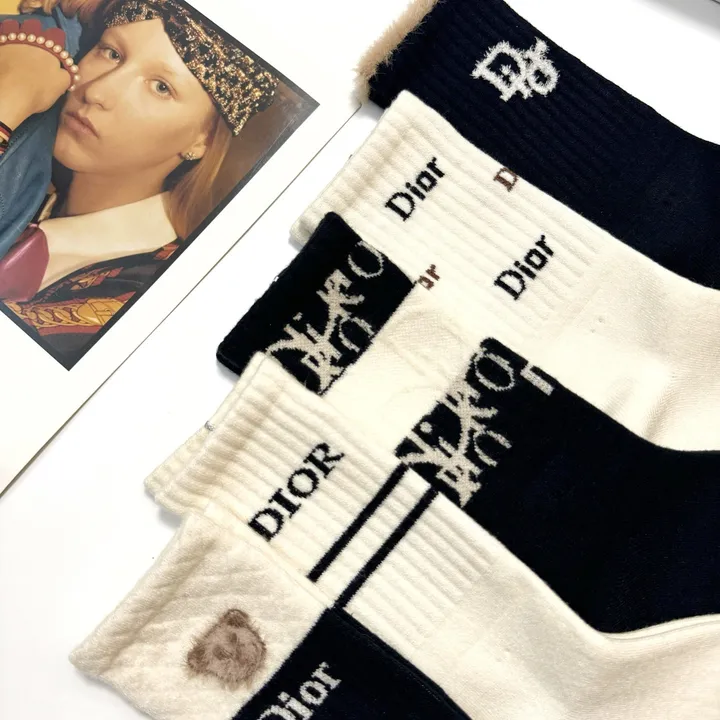 スーパーコピー ディオール 靴下