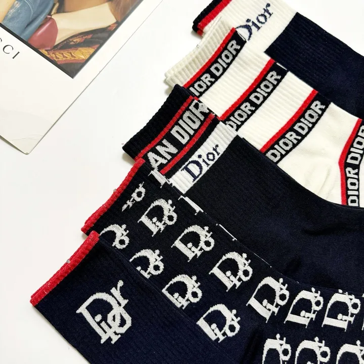 スーパーコピー ディオール 靴下
