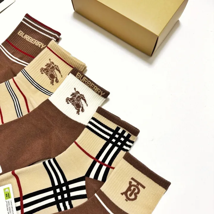 スーパーコピー プラダ 靴下