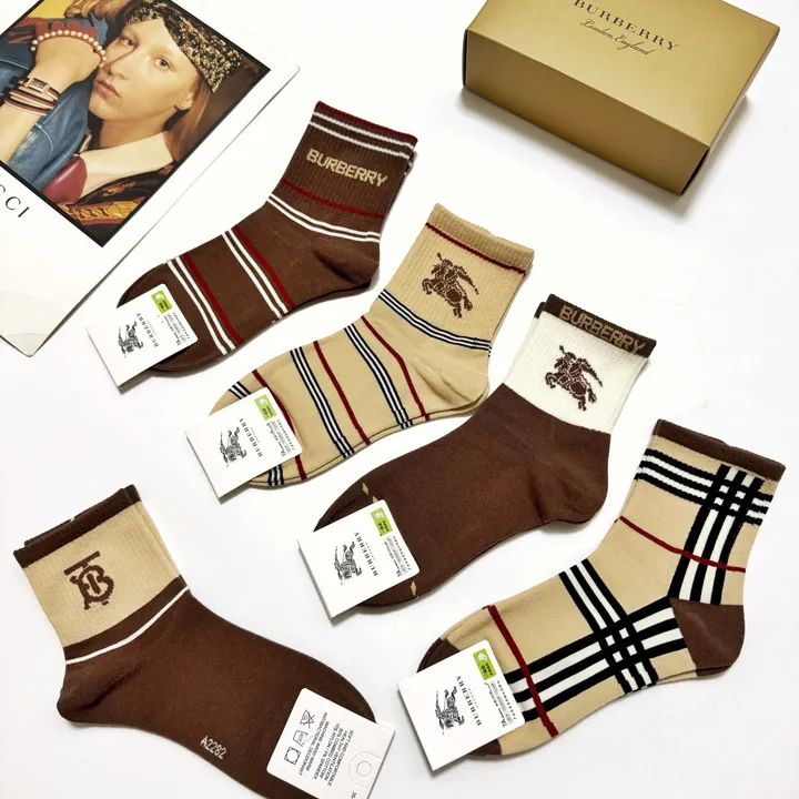 スーパーコピー プラダ 靴下