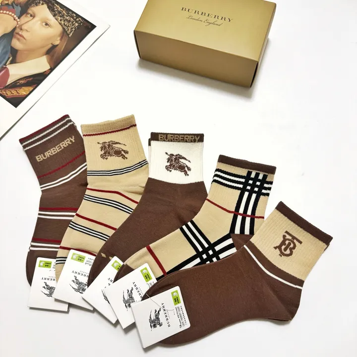 スーパーコピー プラダ 靴下