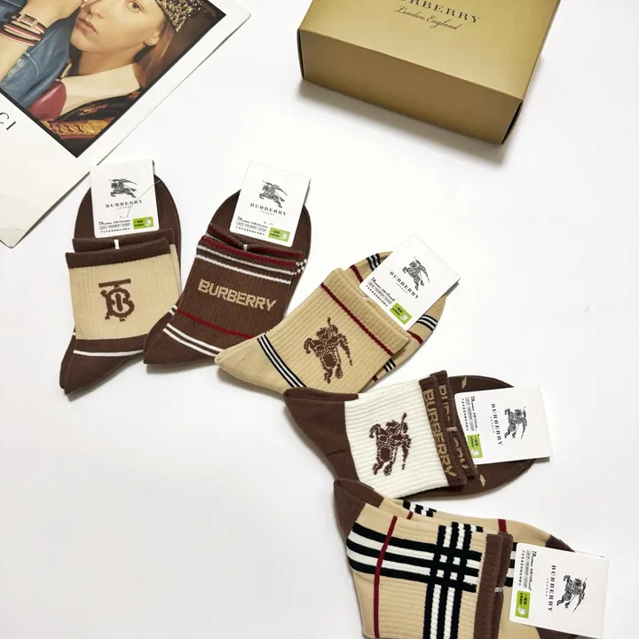 スーパーコピー プラダ 靴下