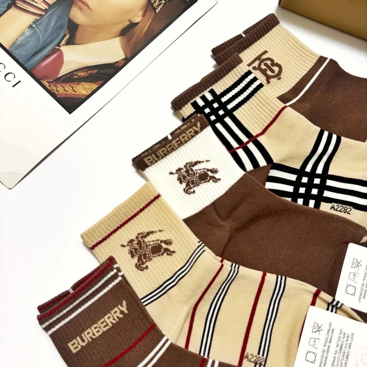 スーパーコピー プラダ 靴下