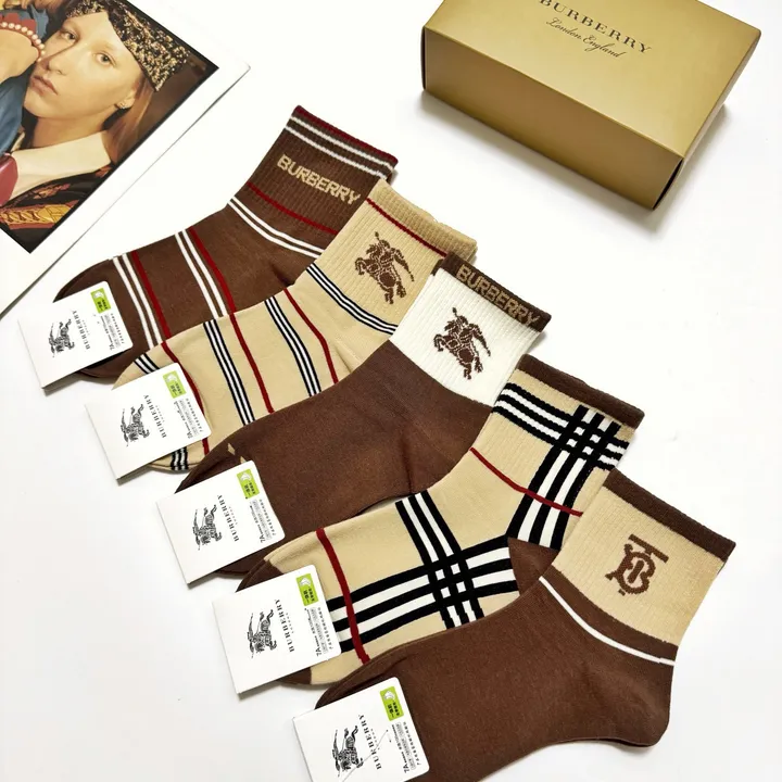 スーパーコピー プラダ 靴下