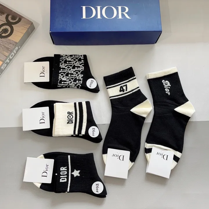 スーパーコピー ディオール 靴下