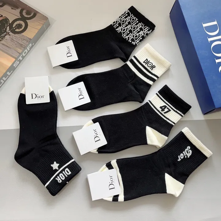 スーパーコピー ディオール 靴下