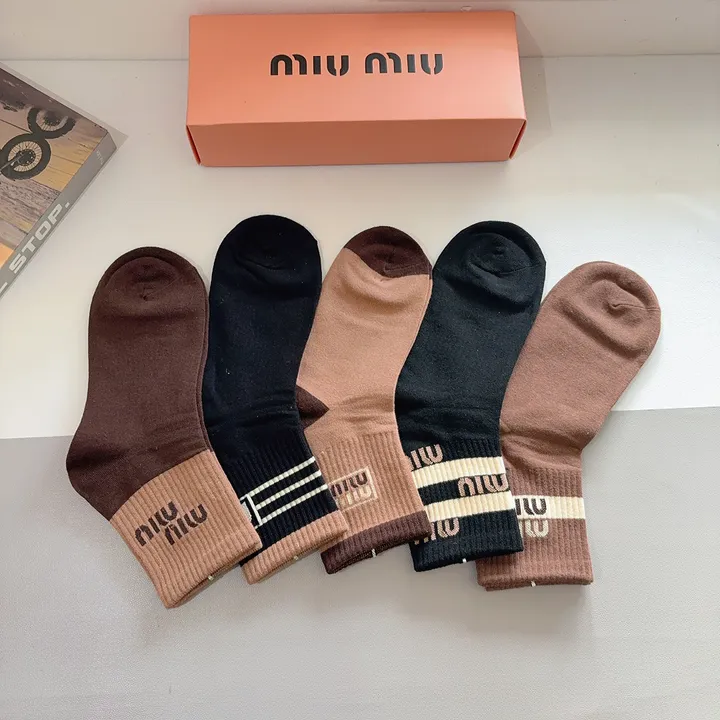 スーパーコピー ミュウミュウ 靴下