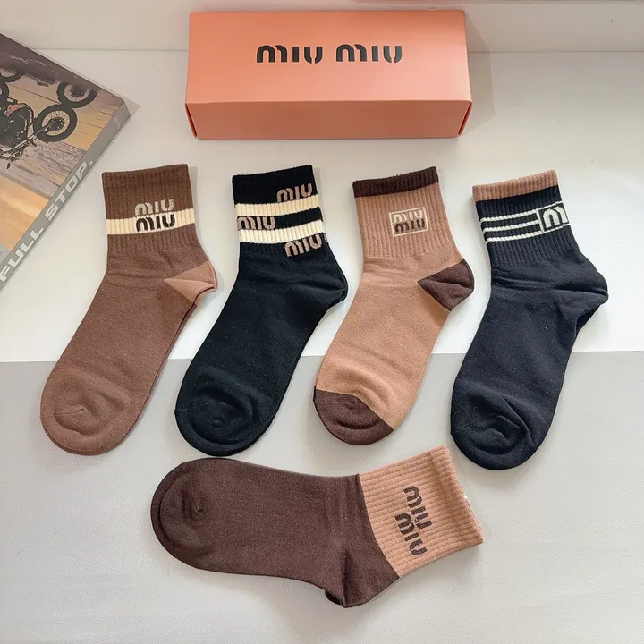 スーパーコピー ミュウミュウ 靴下