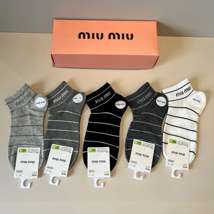 スーパーコピー ミュウミュウ 靴下