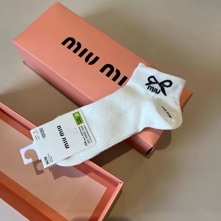 スーパーコピー ミュウミュウ 靴下