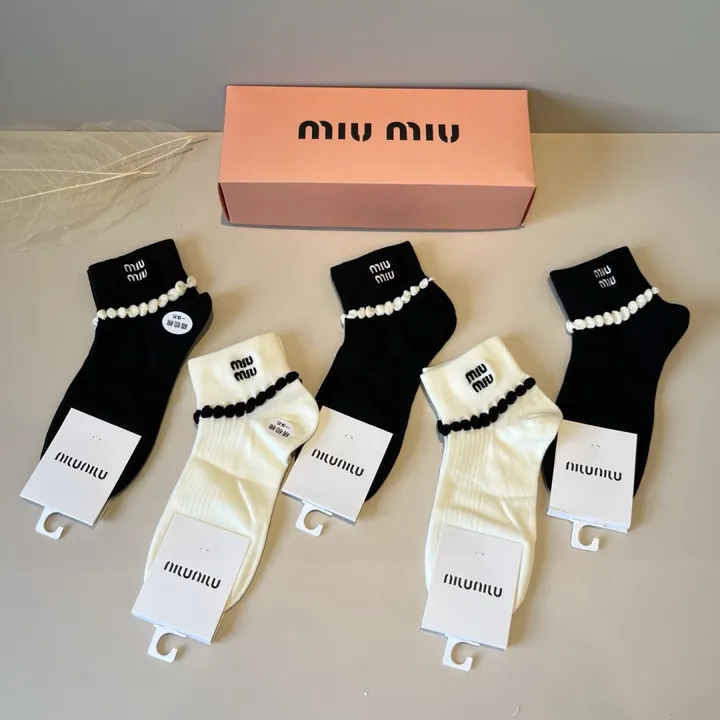 スーパーコピー ミュウミュウ 靴下
