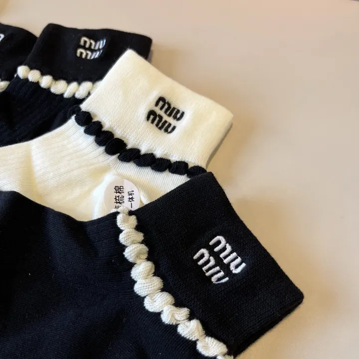 スーパーコピー ミュウミュウ 靴下
