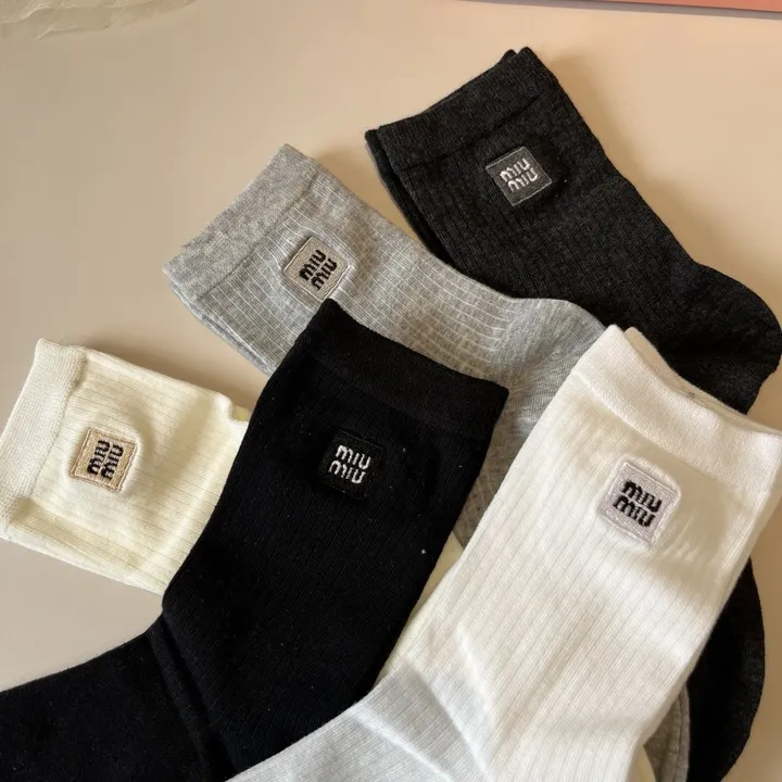 スーパーコピー ミュウミュウ 靴下