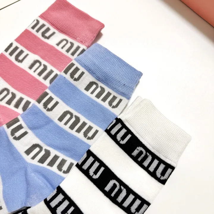 スーパーコピー ミュウミュウ 靴下