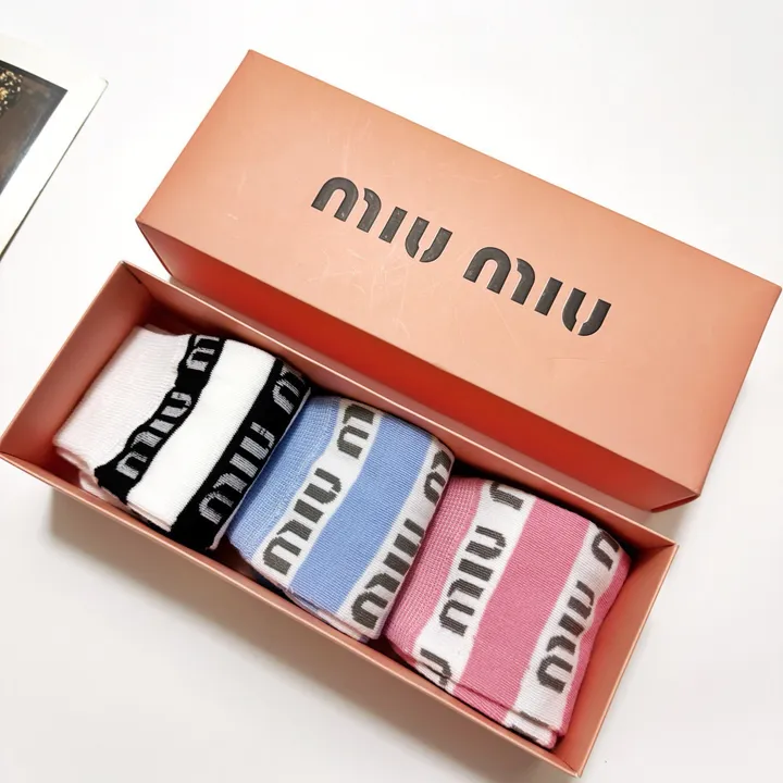 スーパーコピー ミュウミュウ 靴下