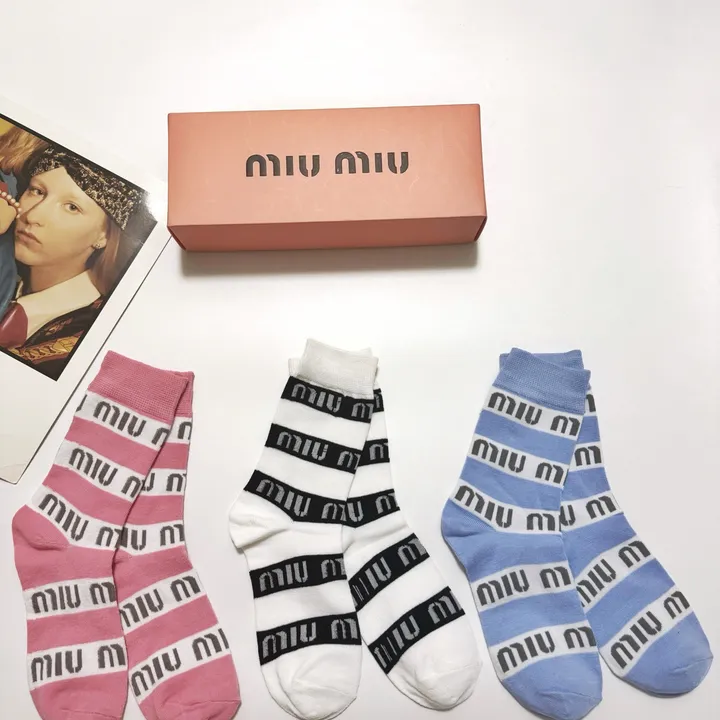 スーパーコピー ミュウミュウ 靴下