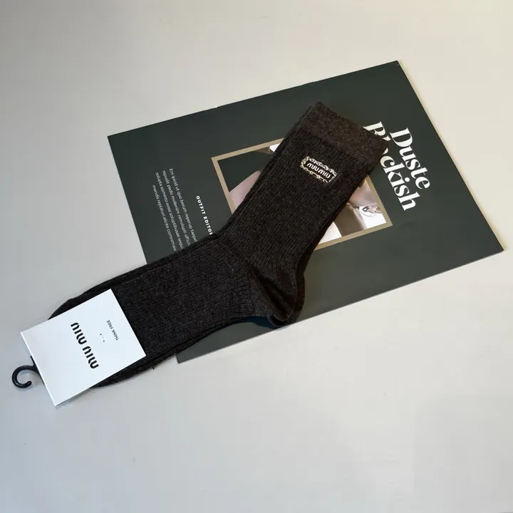 スーパーコピー ミュウミュウ 靴下