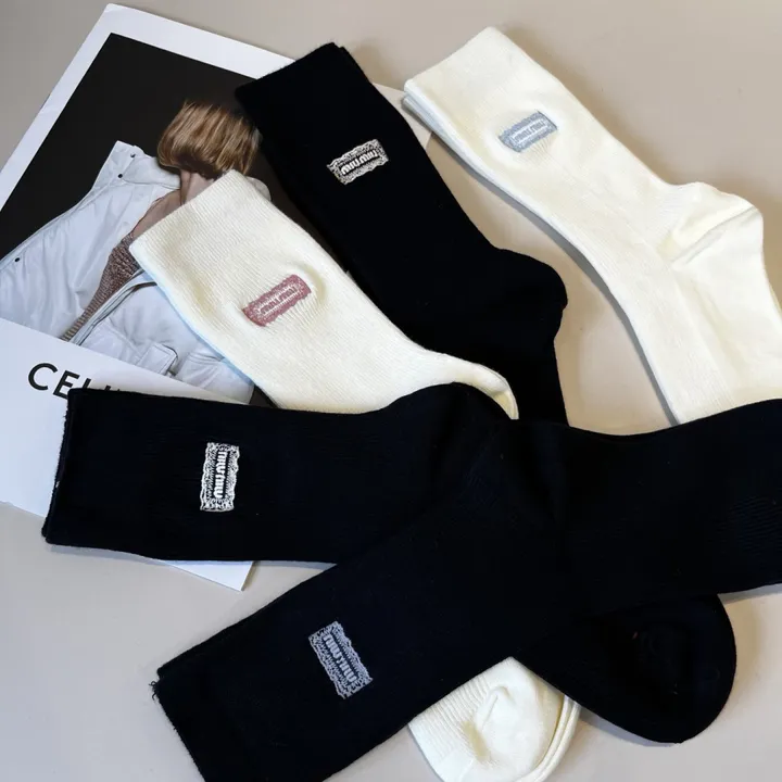 スーパーコピー ミュウミュウ 靴下