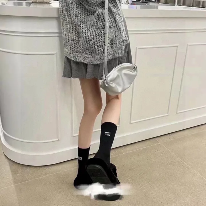 スーパーコピー ミュウミュウ 靴下
