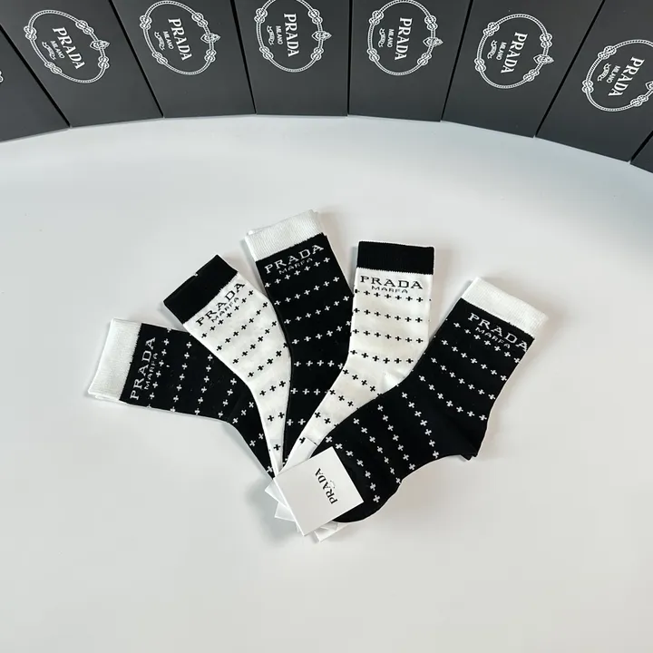 スーパーコピー バレンシアガ 靴下