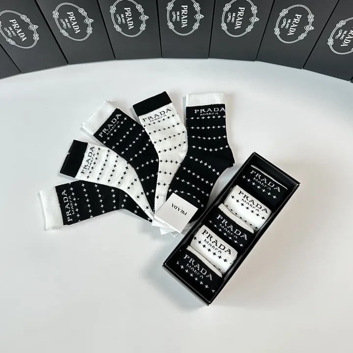 スーパーコピー バレンシアガ 靴下