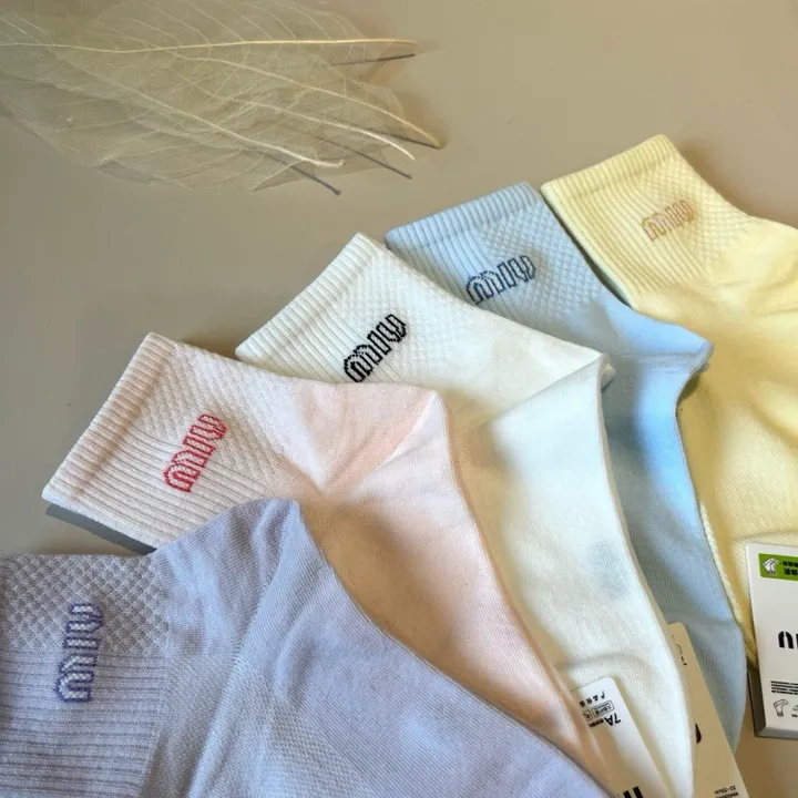 スーパーコピー ミュウミュウ 靴下