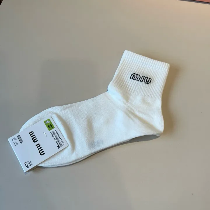 スーパーコピー ミュウミュウ 靴下