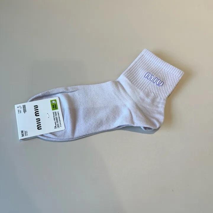 スーパーコピー ミュウミュウ 靴下