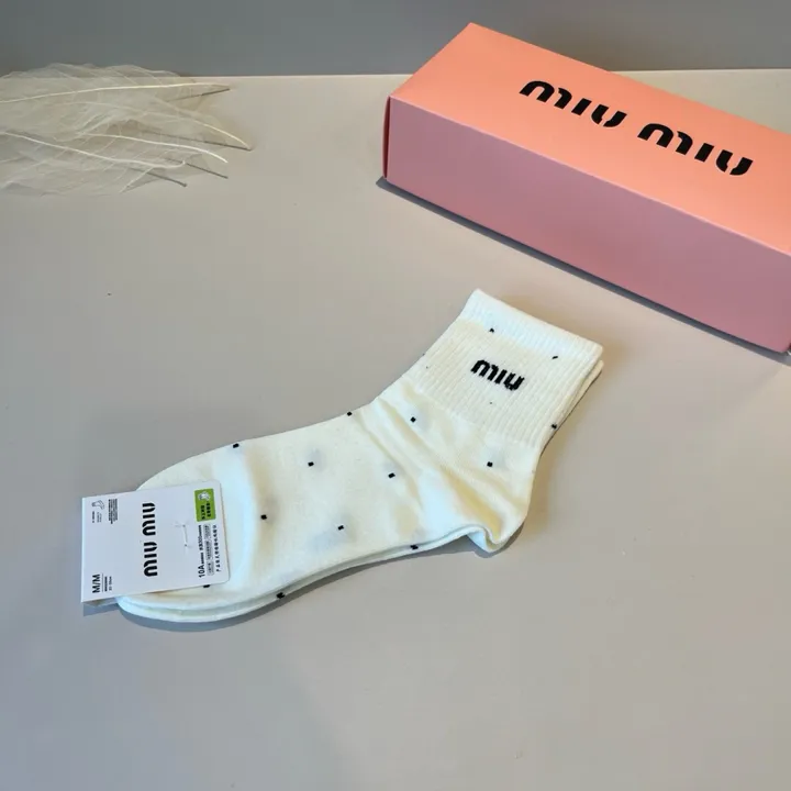 スーパーコピー ミュウミュウ 靴下