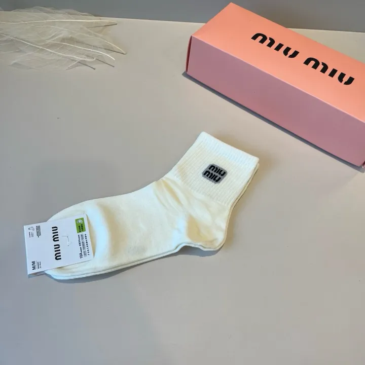 スーパーコピー ミュウミュウ 靴下