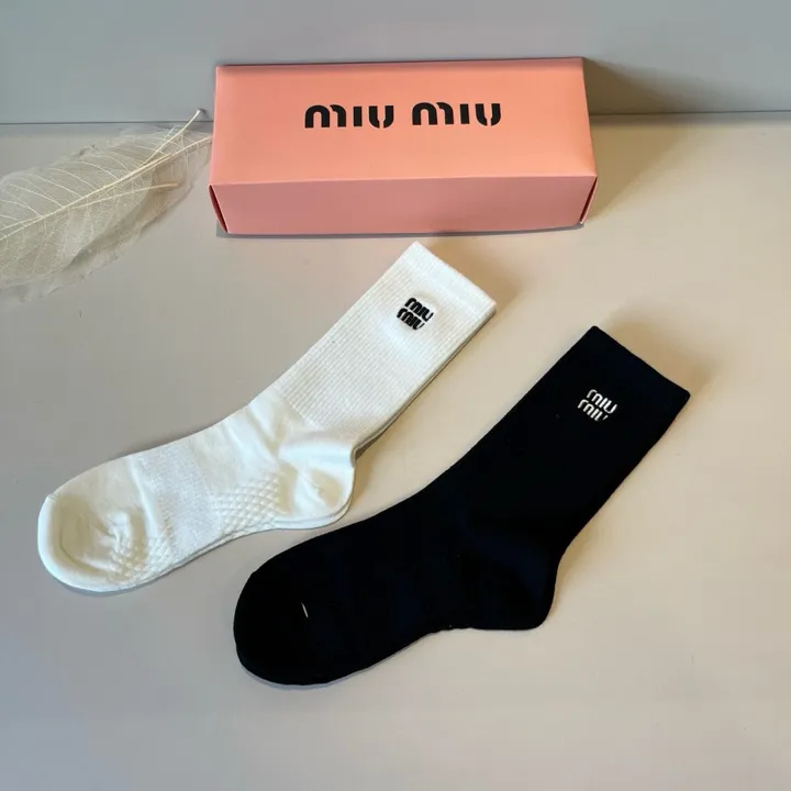 スーパーコピー ミュウミュウ 靴下