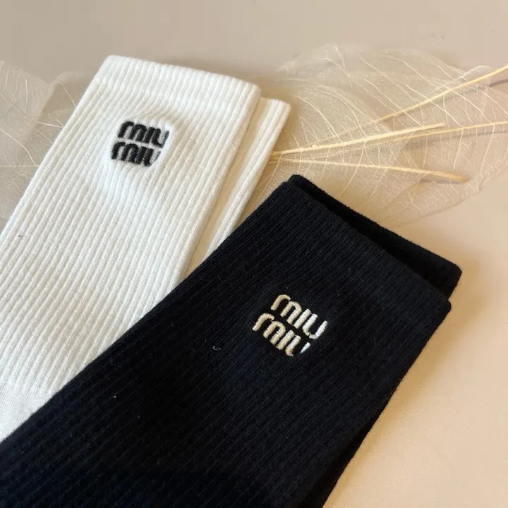 スーパーコピー ミュウミュウ 靴下