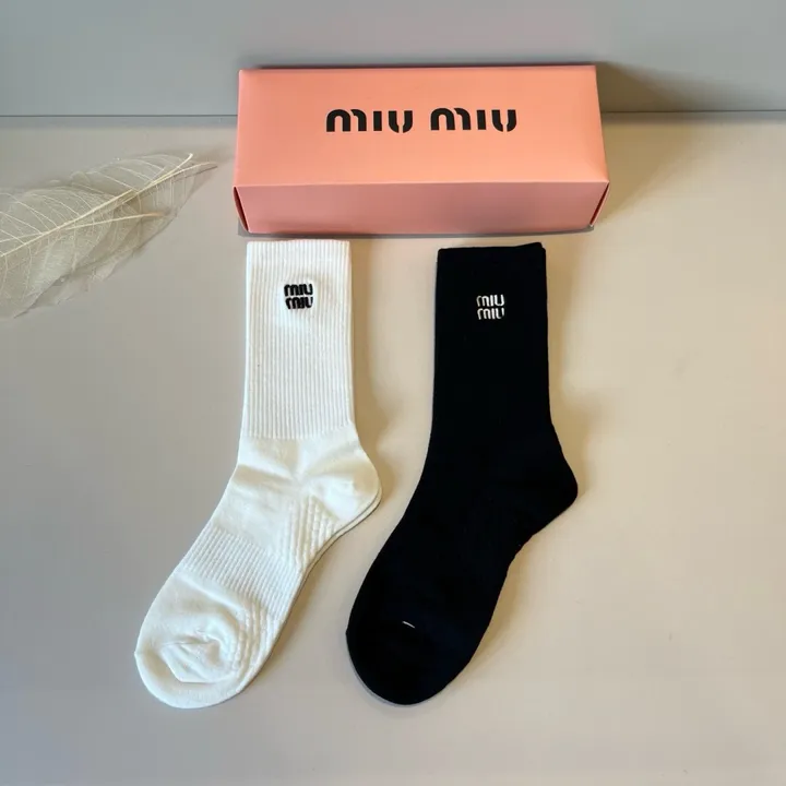 スーパーコピー ミュウミュウ 靴下