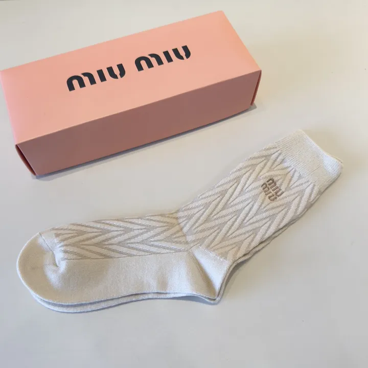 スーパーコピー ミュウミュウ 靴下
