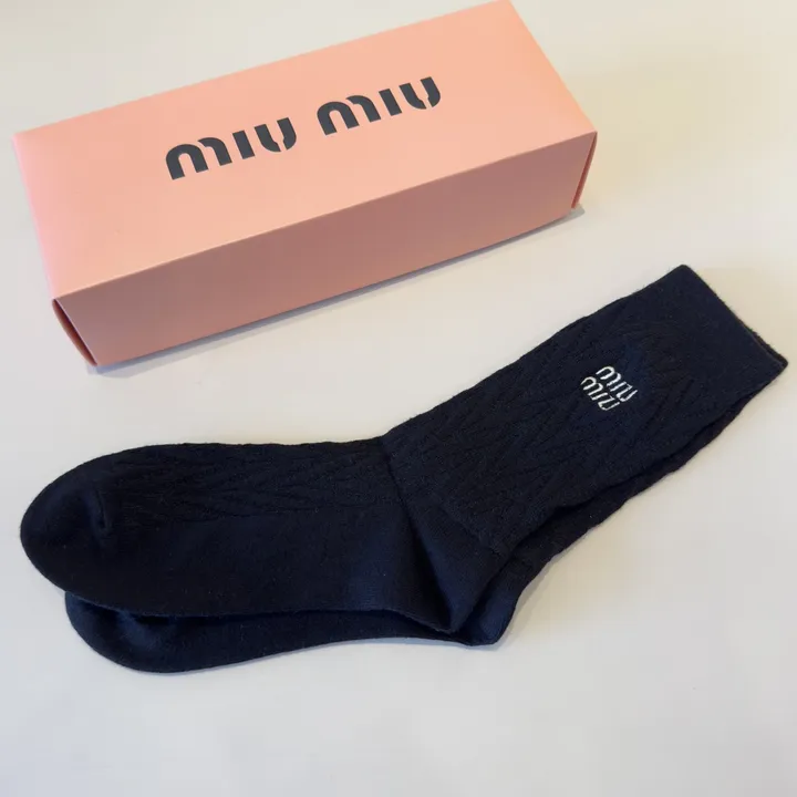 スーパーコピー ミュウミュウ 靴下