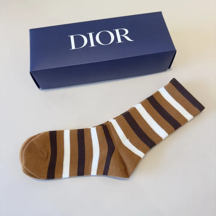 スーパーコピー ディオール 靴下