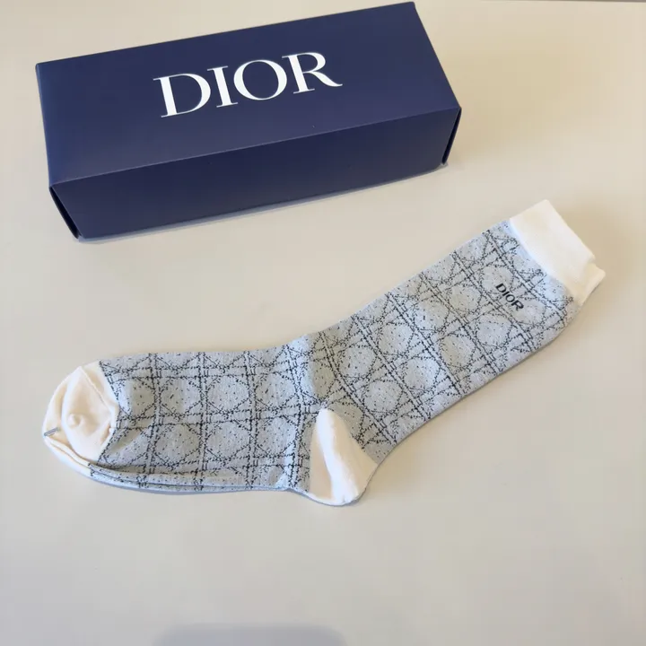 スーパーコピー ディオール 靴下