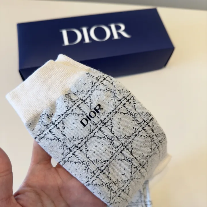 スーパーコピー ディオール 靴下