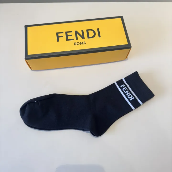 スーパーコピー ヴェルサーチ 靴下