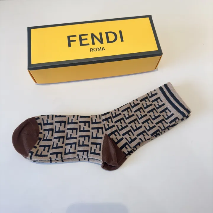 スーパーコピー ヴェルサーチ 靴下