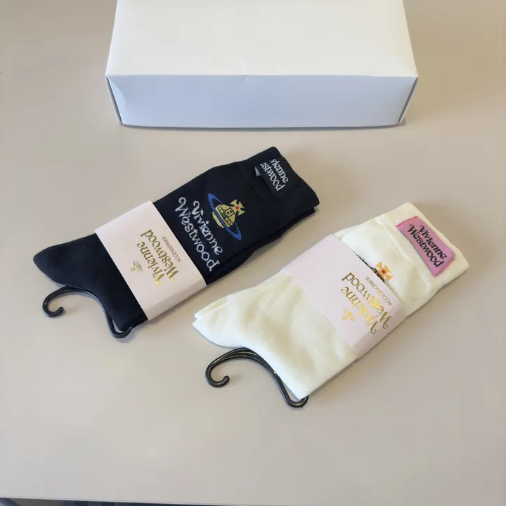 スーパーコピー ヴィヴィアン・ウエストウッド 靴下