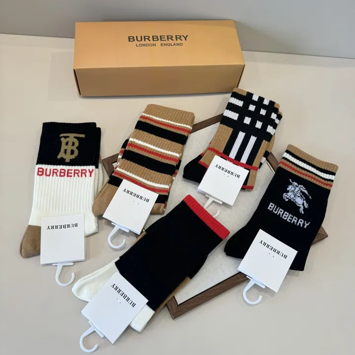 スーパーコピー プラダ 靴下