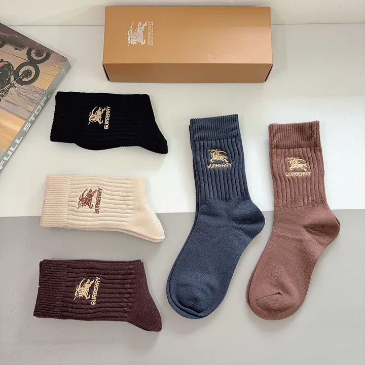 スーパーコピー プラダ 靴下